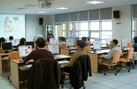 정보화교육장에서 수업을 듣고있는 시민들