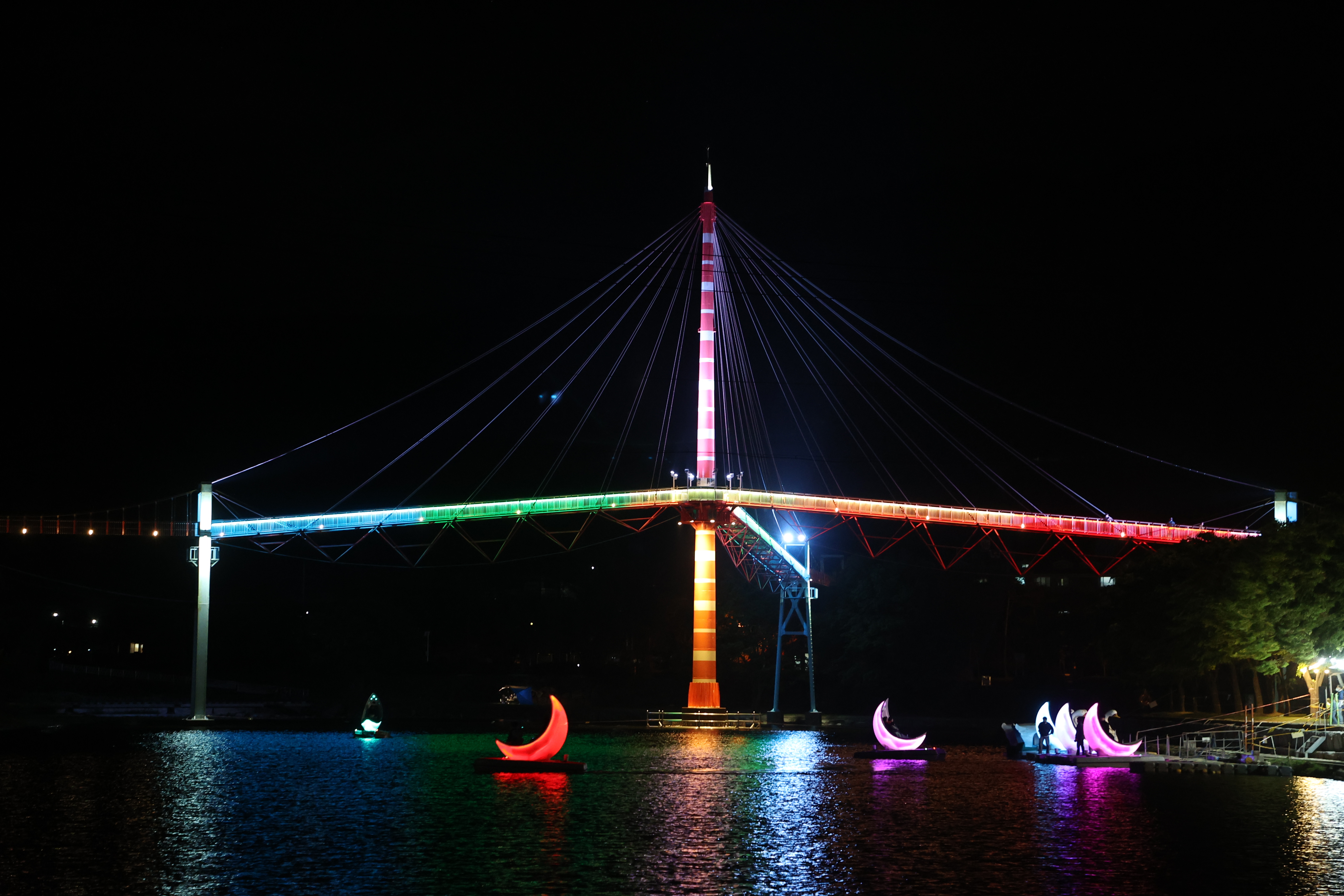 의령군, 의령천 구름다리 ‘돌핀보트’ 물길 여행 선보여