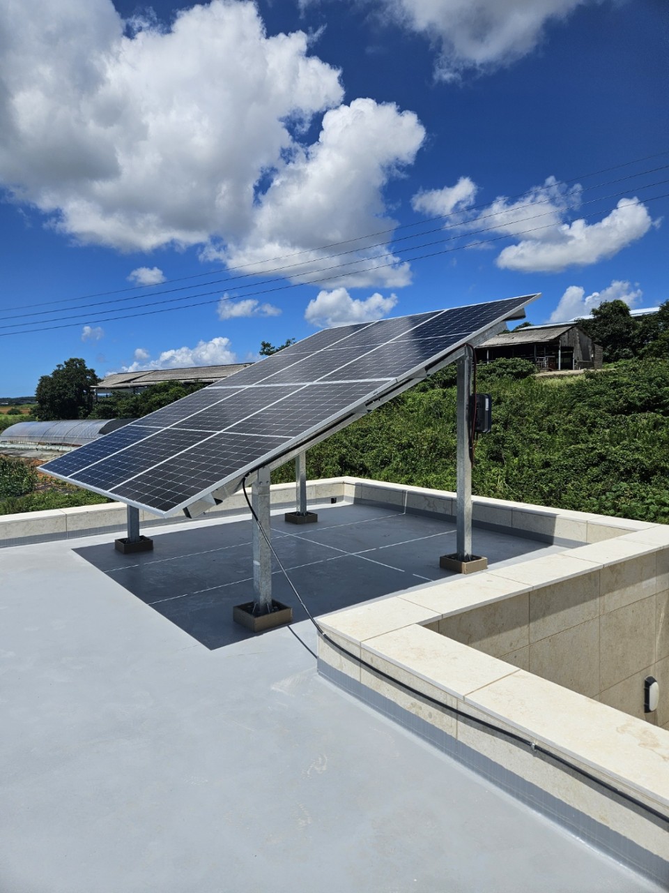 《의령군》26년도 정부보조금 주택용태양광 3kw 선 신청하세요~1. 2026년도 주택용 태양광 3kw 정부보조 사업 선 접수 중 - 25년 기준 3kw 총 자부담 170만원~210만원 ※ 26년도 사업 보조지원금 상향 예상 - 대 상: 단독주택 - 자 격 : 자가소유, 한전명의 (본인명의) - 신청불가주택 : 징크, 판넬 등 정부보조 설치 조건 부적합 장소 - 제 픔: 정부공식 모듈 (현대에너지솔루션), 인버터 : 금비전자 - 정부보조금, 지자체보조금 받고 설치 - 설치용량: 3kw -기존3kw 본인부담으로 설치한 곳, 신청가능 - 전기요금 절감효과 85% (누진세해결) (주)현대에너지솔루션 공식모듈 시공사 -보조사업 선 접수 한국에너지공단 선정기업 - 문 의 이기순 (0l0).3./3./6./9./3./7./4./4 -상세내용은 본문을 참조하세요