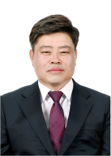 전)새마을지도자 의령군협의회장전)의령경찰서 경찰발전위원회 위원전)의령군체육회 이사전)바르게살기 의령군협의회 이사전)제8대 의령군의회의원현)제9대 의령군의회 전반기 자치행정위원장 -상세내용은 본문을 참조하세요